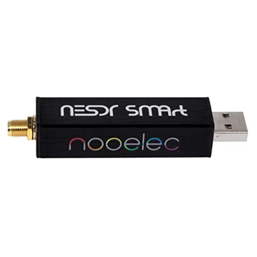 Nooelec RTL-SDR v5 SDR - NESDR Smart HF/VHF/UHF (100kHz-1.75GHz) Radio Définie par Logiciel. RTLSDR Premium avec TCXO 0,5 PPM, SMA et boîtier en Aluminium. Radio Basée sur RTL2832U et R820T2 (R860)