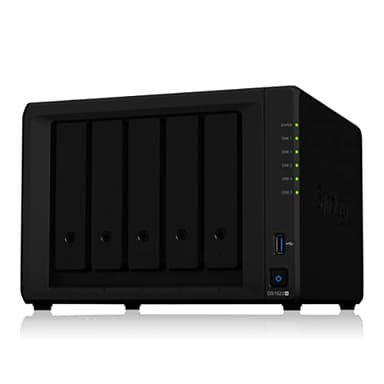 Synology DS1522+ DiskStation NAS 5 baies AMD Ryzen R1600 8 Go de RAM 4 x RJ-45 1 GbE avec 5 disques durs NAS Seagate IronWolf NAS de 12 To