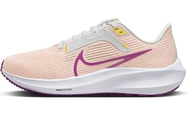 NIKE Femme W AIR Zoom Pegasus 40 Sneaker, Guava Ice/Vivid Purple-Amber Brown, 42.5 EU