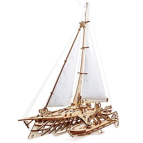 UGEARS Trimaran Merihobus Modèle 3D en Bois - Puzzle A Encastrement Adulte - Miniature Mécanique - Puzzle à Construire - Jeu Educatif Enfant - Casse Tete Kit De Construction 3D - De Collection